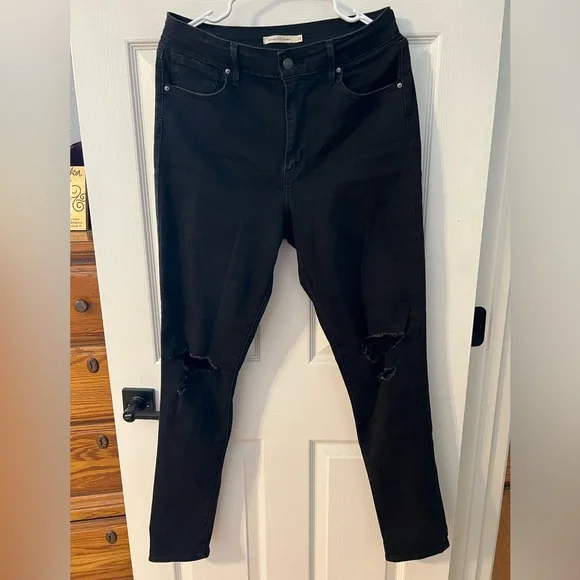 Levi’s Jeans - Picture 1 of 3